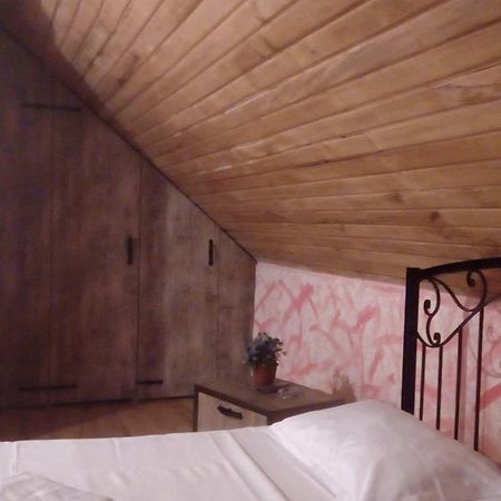 Hotel Isani Tbilisi Kamer foto