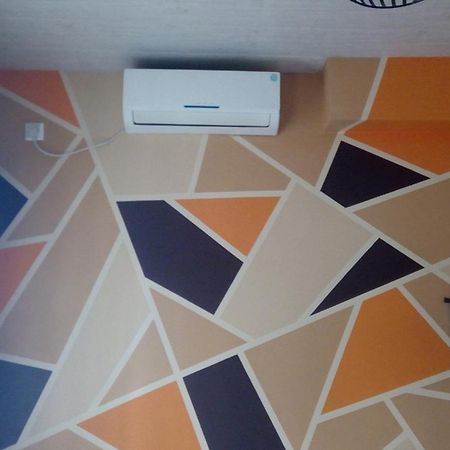 Hotel Isani Tbilisi Kamer foto