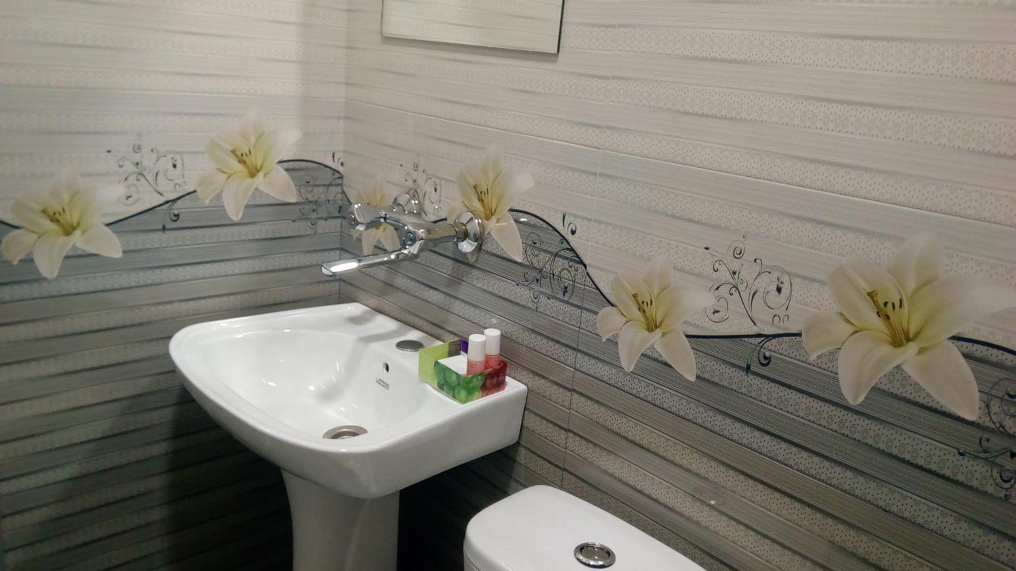 Hotel Isani Tbilisi Kamer foto