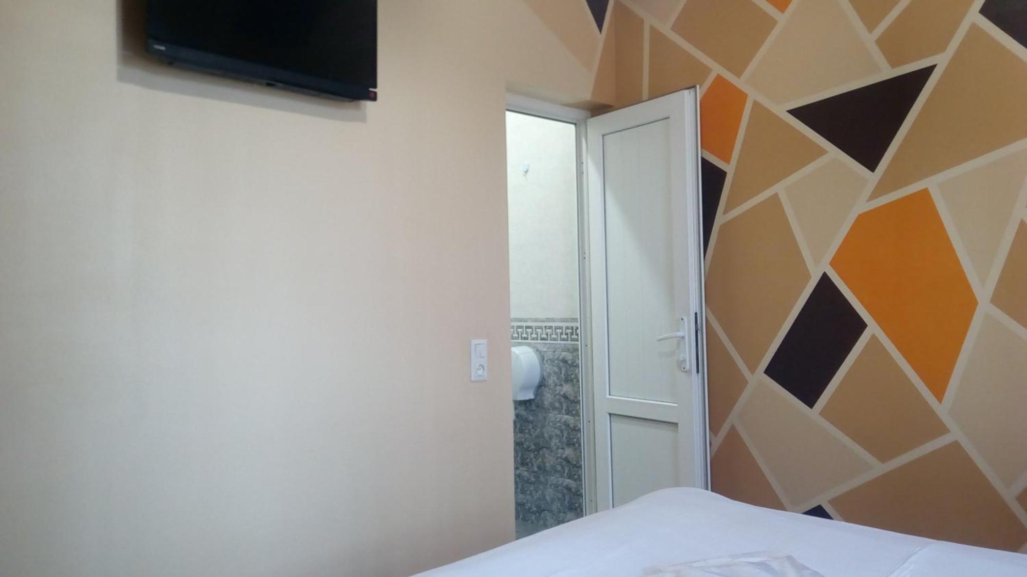 Hotel Isani Tbilisi Kamer foto