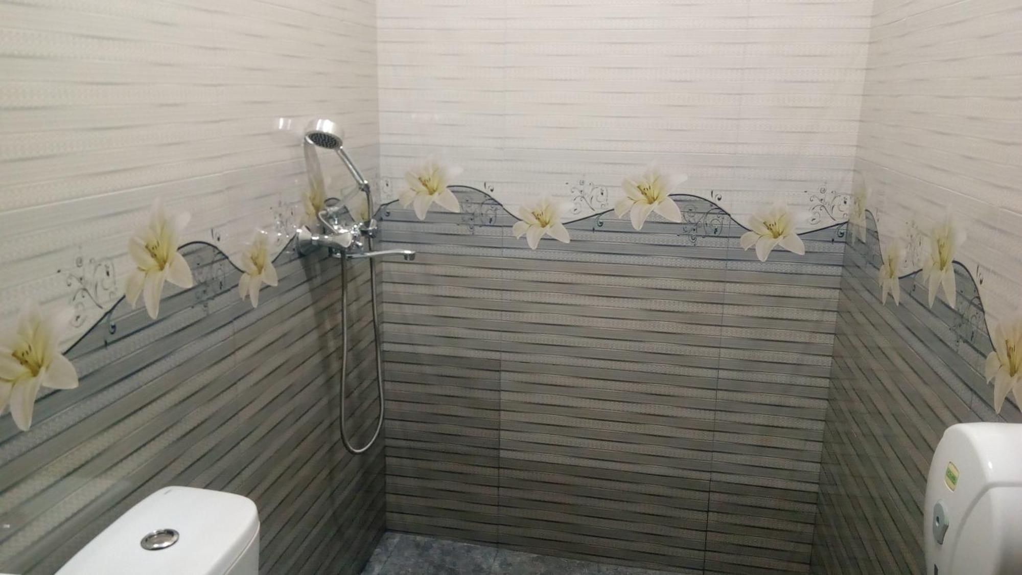 Hotel Isani Tbilisi Kamer foto