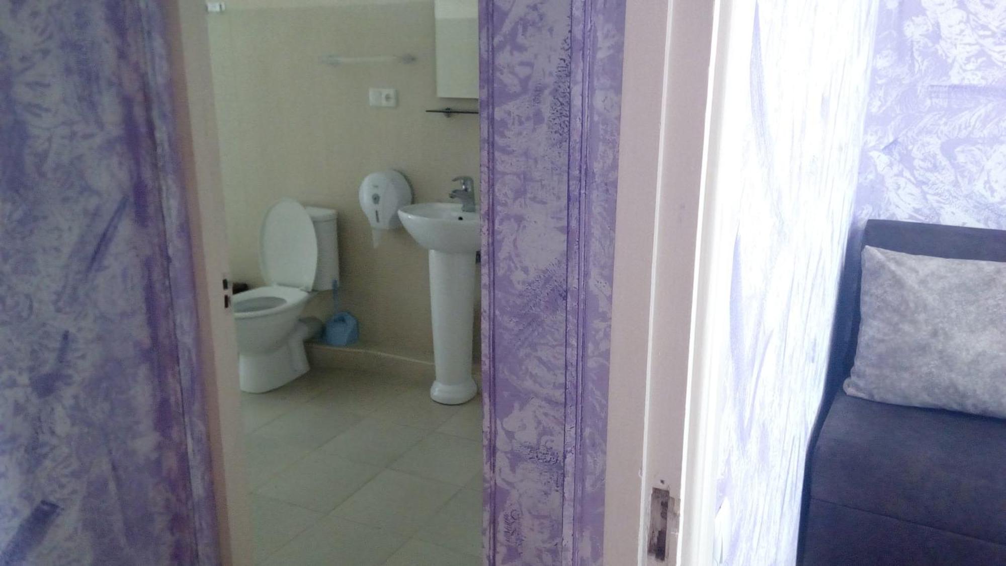 Hotel Isani Tbilisi Kamer foto